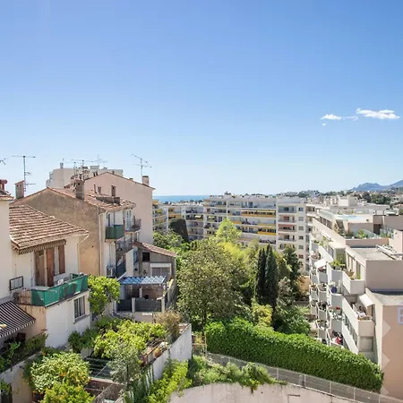 Beautiful With Terrace Ac And Parking Apartment Le Cannet