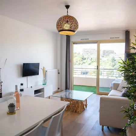 Beautiful With Terrace Ac And Parking *