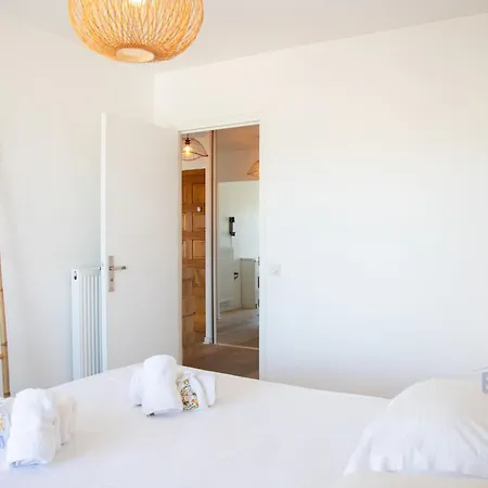 Apartment Beautiful With Terrace Ac And Parking *