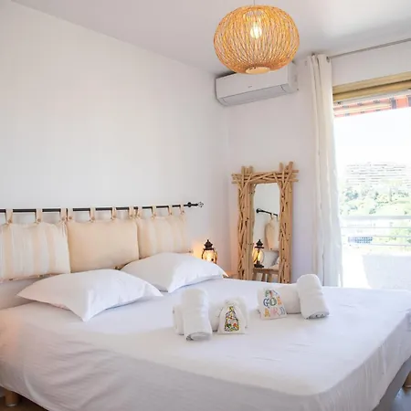 Apartment Beautiful With Terrace Ac And Parking